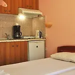 Agyra Appartement *